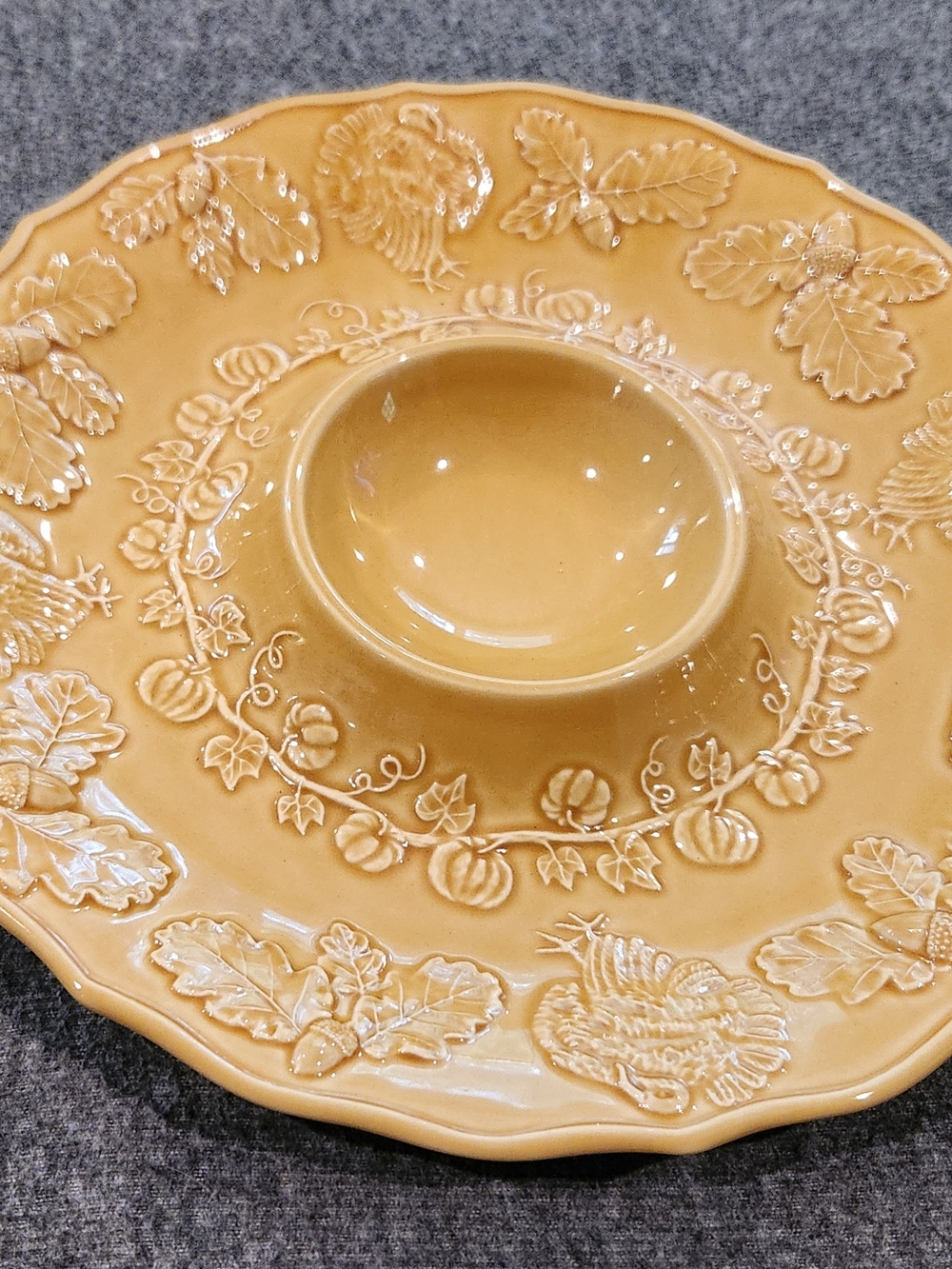 Bordallo Pinheiro Portugal Turkey Acorn Harvest Gold Chip & Dip Platter 12.5 Inc